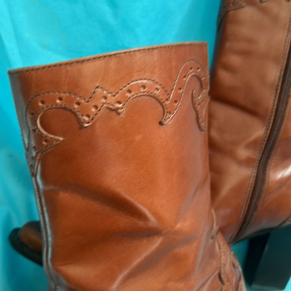 2pr Antonio Melani  pleather,size 8.5 boots. One pr is black , other is caramel - Picture 10 of 16